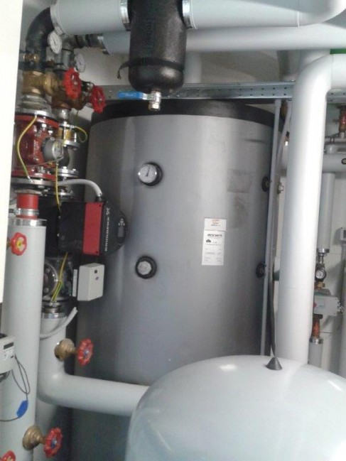 Warmwasserladestation mit Ladespeicher