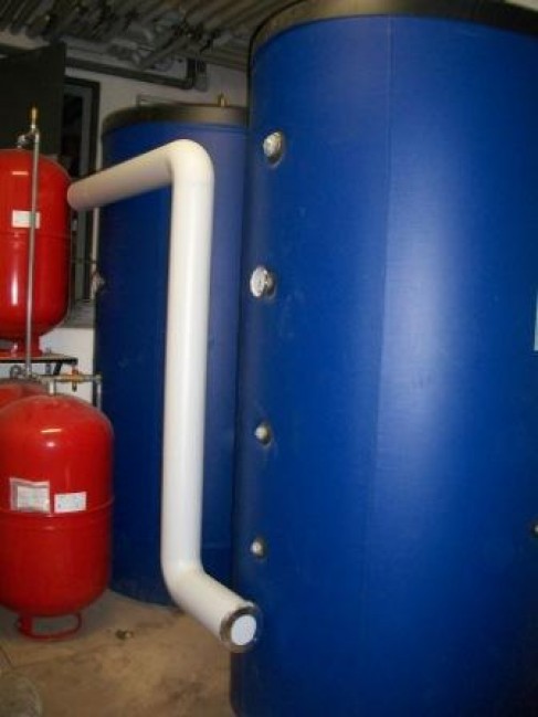Altri 2 accumulatori termici a 2.000 Liter nel vano adiacente