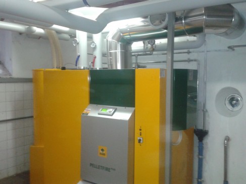 Pelletskessel KWB Pelletfire 135 kW